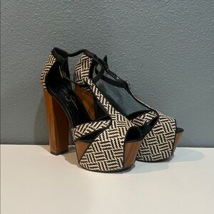 JESSICA SIMPSON DANY Platform Sandals w / Wooden Heel
